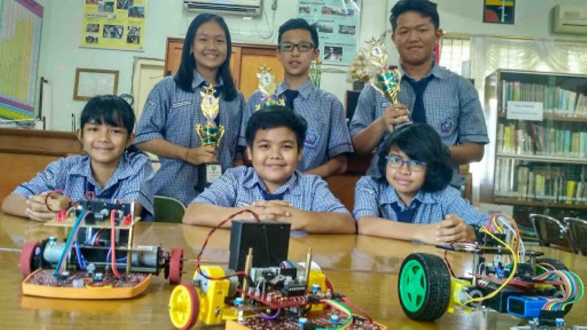 juara_robot (Small).jpg